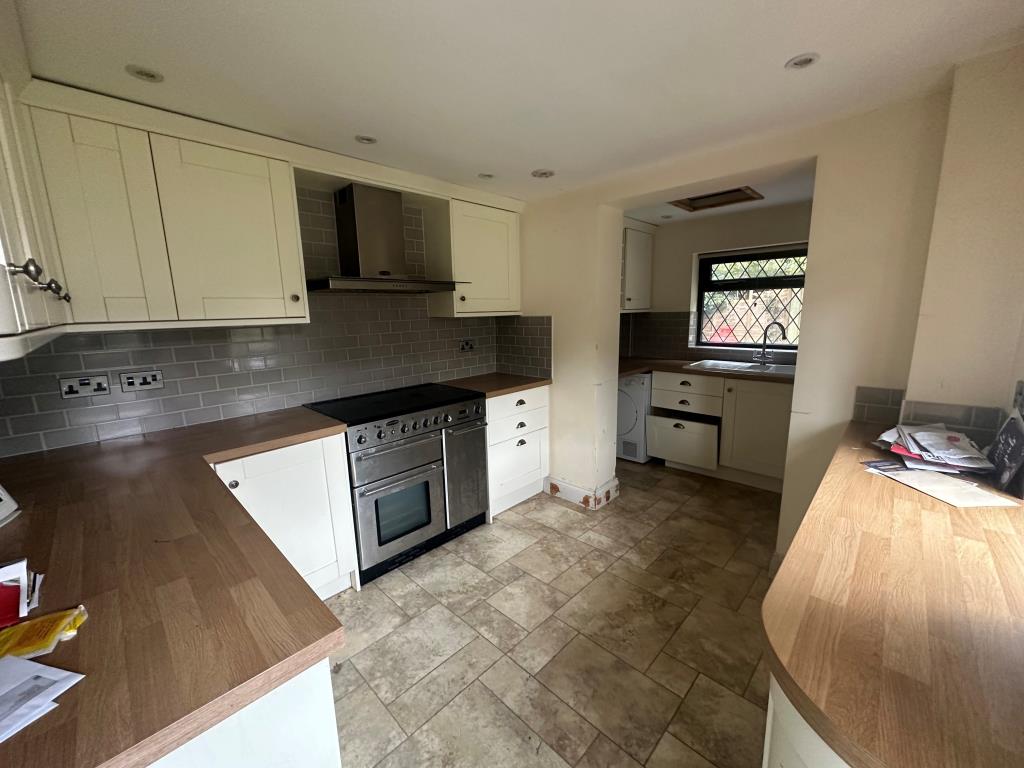 Lot: 44 - SEMI-DETACHED COTTAGE FOR REFURBISHMENT - Kitchen